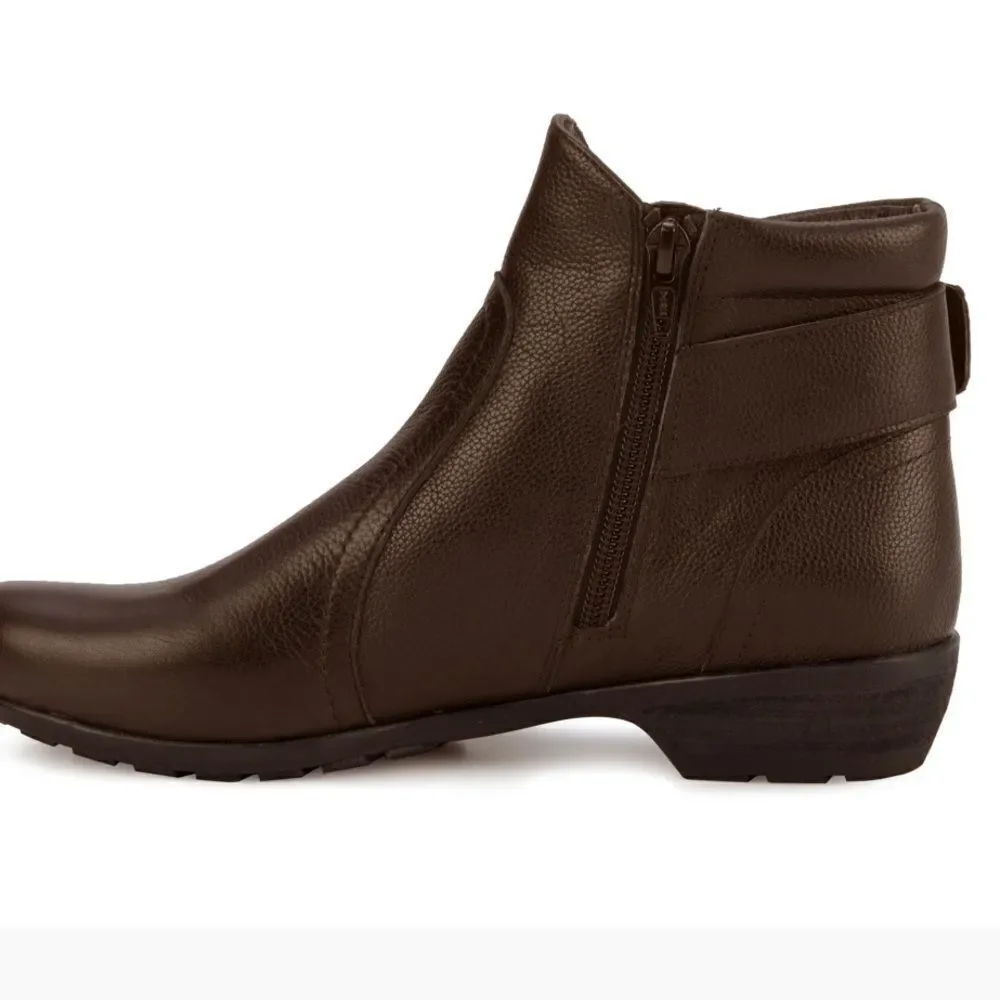 WALKING Cradles  Ender Bootie: Brown Tumbled Leather, size 8.5 WW